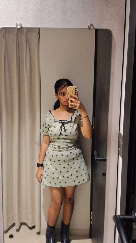 Vintage-Inspired Print Dress with Cinched Waist