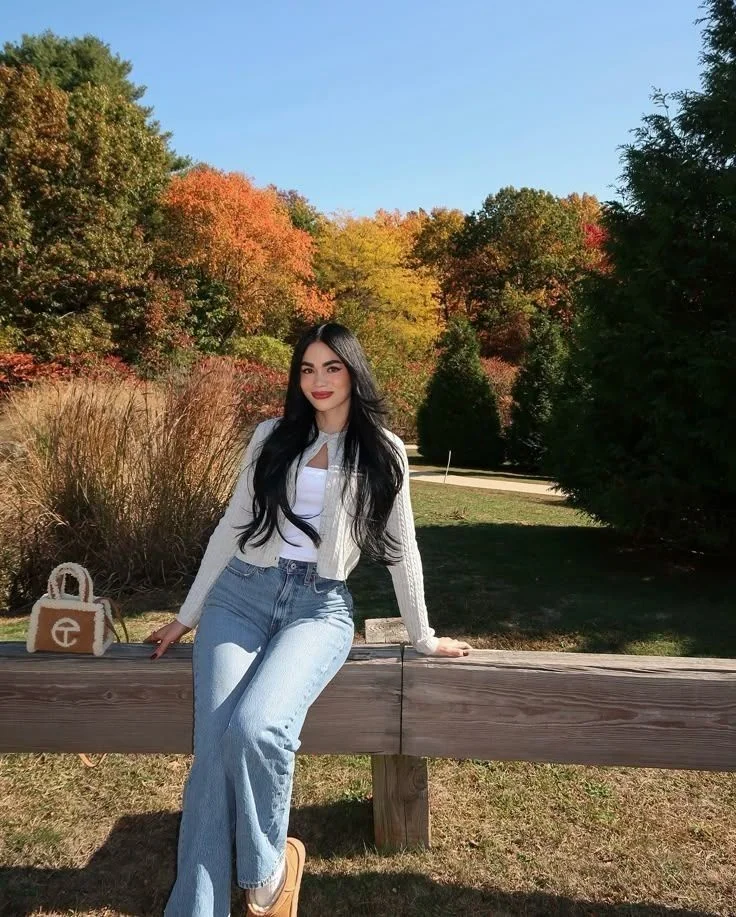 Cream Cardigan with High-Waisted Jeans