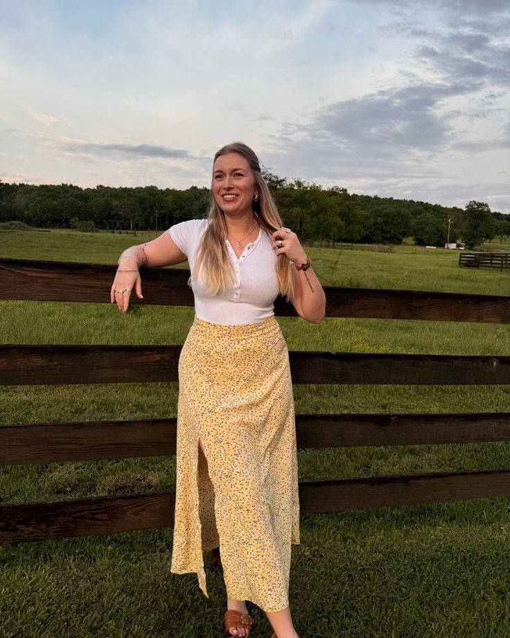 20 Sun-Kissed Back-to-School Outfits: Beach Vibes Meet Campus Style