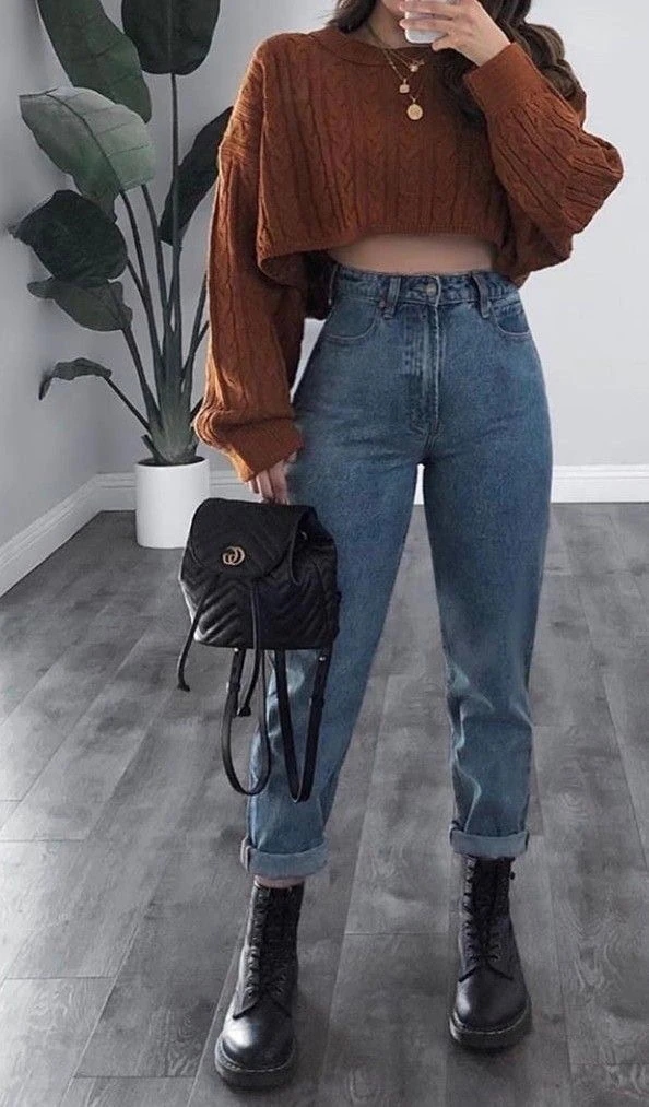 Cropped Sweater with High-Waisted Denim