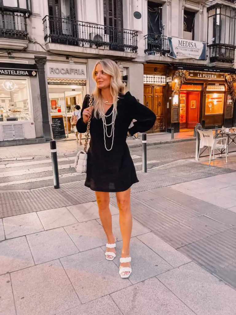 Elegant Black Dress For Evening Strolls