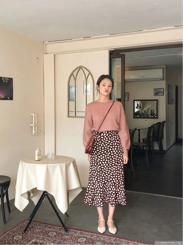 Dusty Pink Sweater With Patterned Midi Skirt