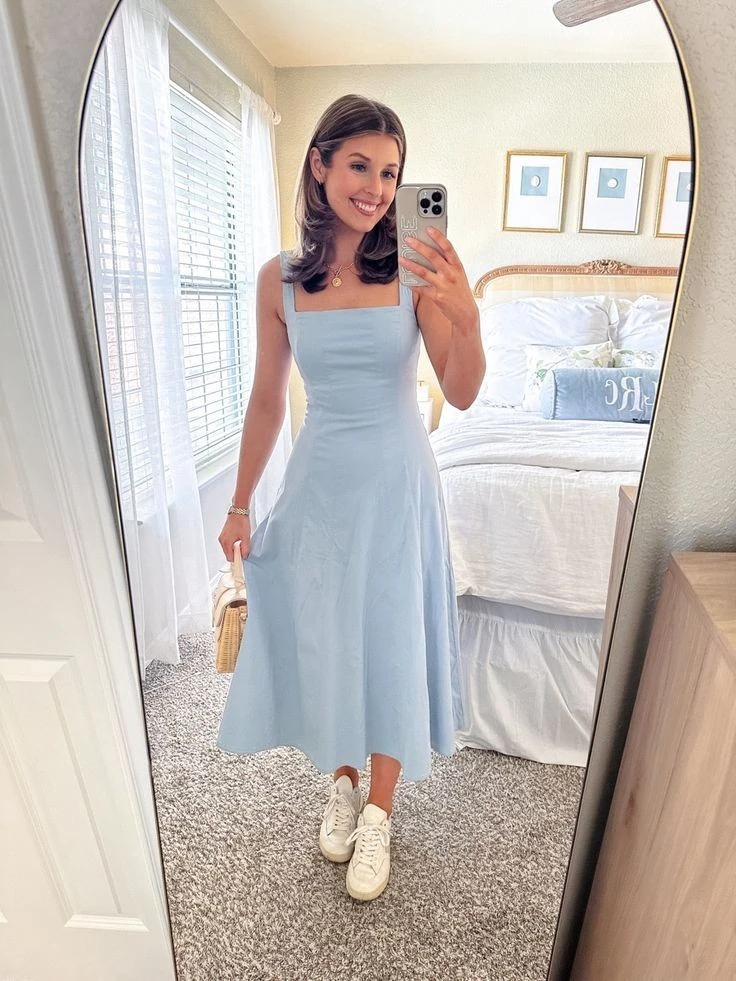 Casual Elegance: Light Blue Midi Dress