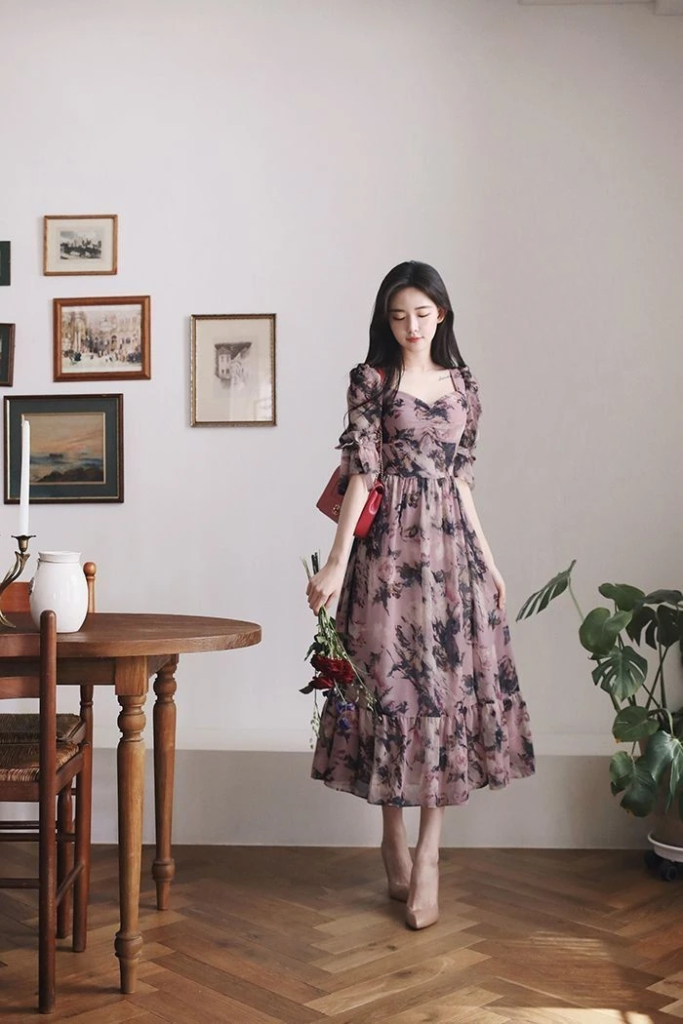 Romantic Floral Midi Dress with Elegance